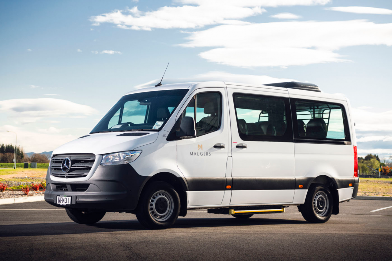 12 Seater Deluxe Minivan / Minibus - Front