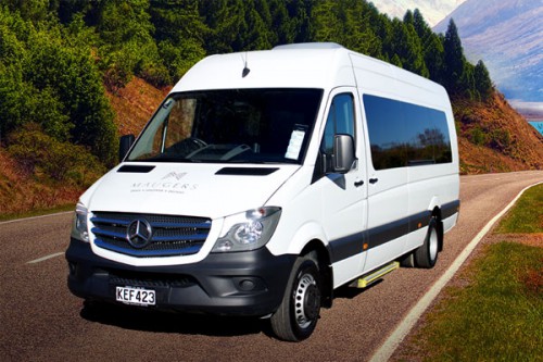 17 Seater Luxury Coach